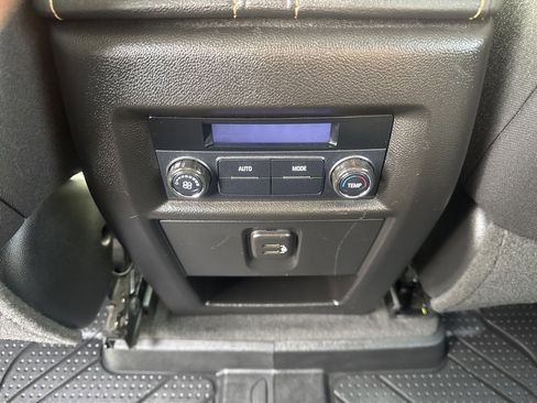 Certified 2020 Chevrolet Traverse LT image 20