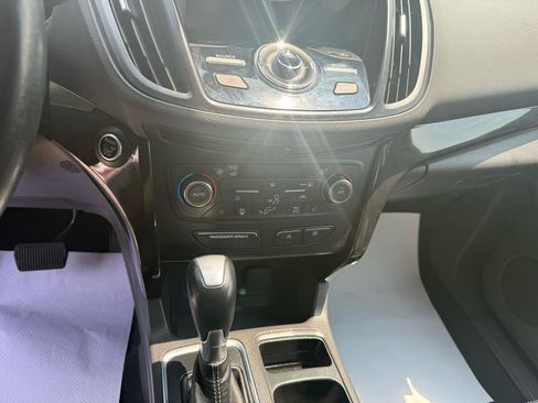 Used 2017 Ford Escape Titanium AWD/4WD image 25
