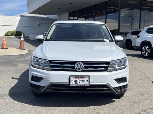Used 2018 Volkswagen Tiguan SE w/ Panoramic Sunroof Package image 4