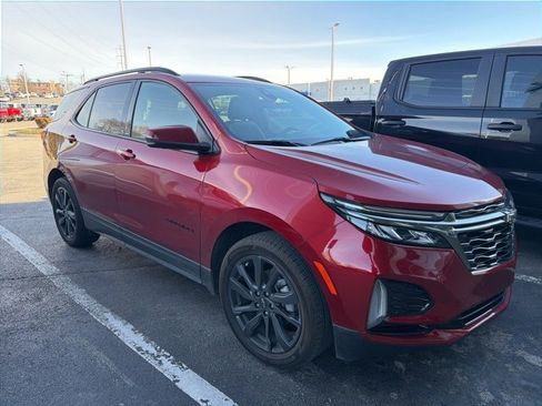 Used 2023 Chevrolet Equinox RS image 2