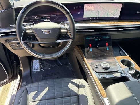 Used 2025 Cadillac Escalade Sport Platinum AWD/4WD image 31