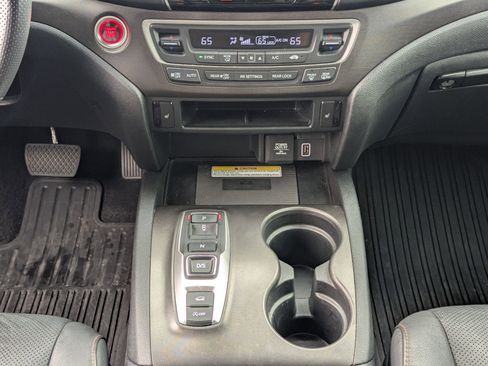 Used 2022 Honda Pilot TrailSport image 19