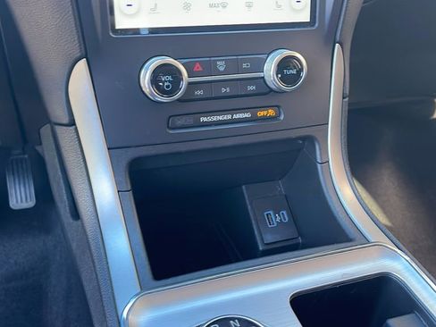 Used 2022 Ford Edge SEL w/ Sport Appearance Package image 20