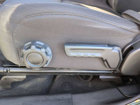 Used 2023 Jeep Wrangler Sport S image 17