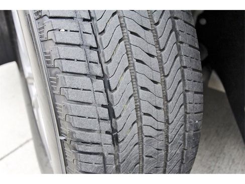 Used 2024 Chevrolet Traverse LT image 29