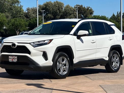 Used 2025 Toyota RAV4 XLE AWD/4WD image 8