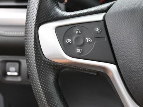Used 2023 GMC Acadia SLE w/ Driver Convenience Package FWD image 30