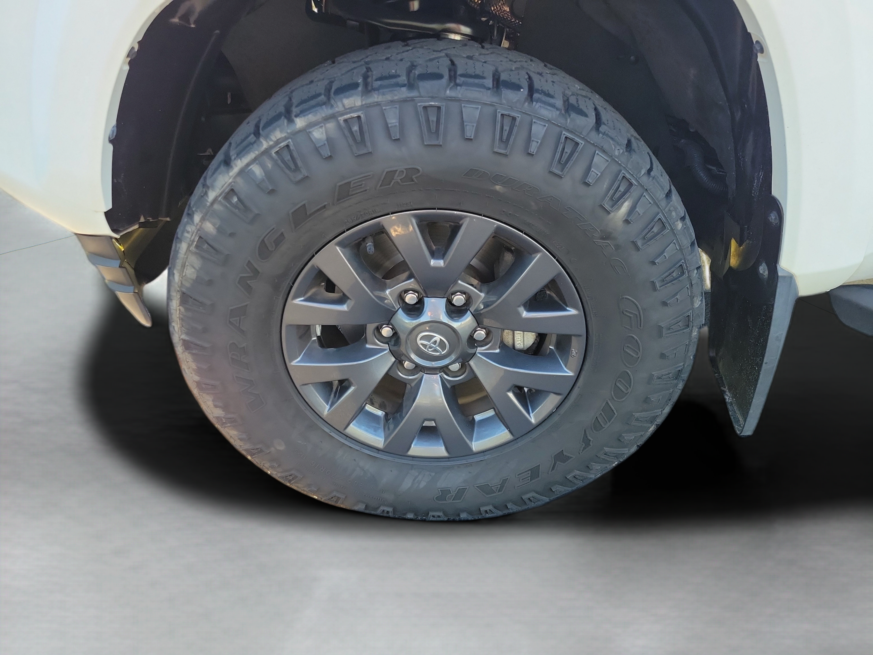 Used 2023 Toyota Tacoma SR5 RWD image 28