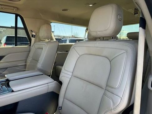 Used 2020 Lincoln Navigator L Reserve w/ Equipment Group 208A Reserve AWD/4WD image 7