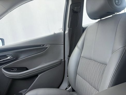 Used 2018 Chevrolet Impala LT image 14