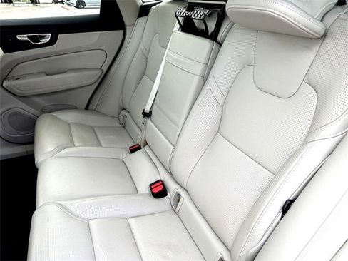 Used 2021 Volvo XC60 T5 Inscription w/ Advanced Package image 27