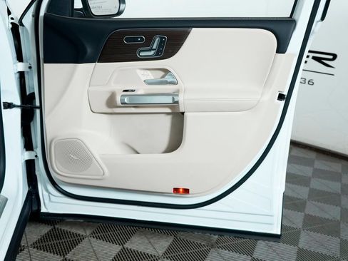Certified 2026 Mercedes-Benz GLB 250 4MATIC image 31
