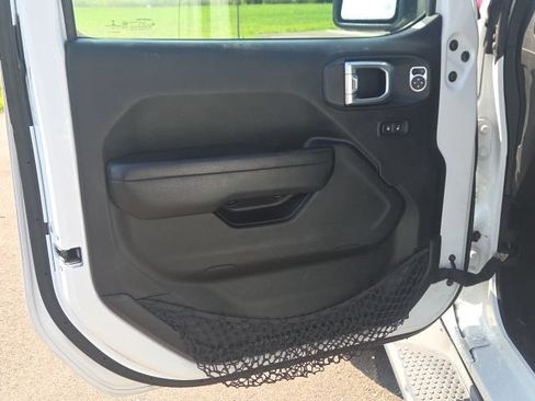 Used 2018 Jeep Wrangler Unlimited Sport S AWD/4WD image 18