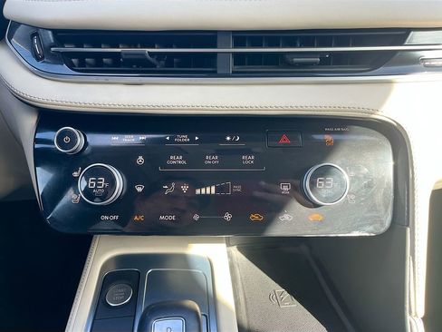 Used 2023 INFINITI QX60 Sensory w/ Vision Package image 16