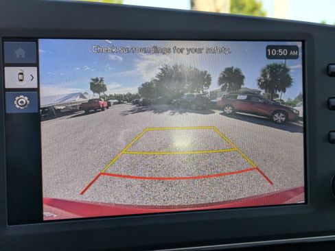 Used 2025 Hyundai Elantra Blue image 29