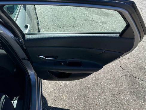 Used 2023 Hyundai Elantra SEL w/ Convenience Package image 34