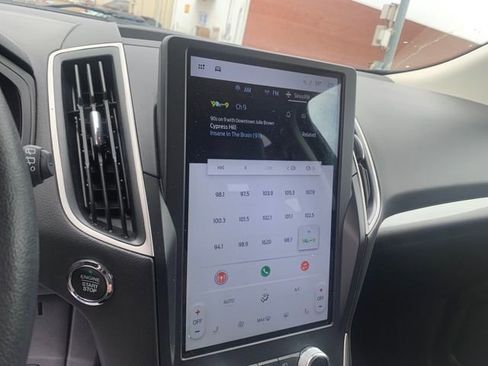 Used 2024 Ford Edge SEL image 20