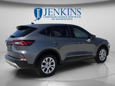 Used 2025 Ford Escape Active w/ Tech Pack #1 FWD image 3