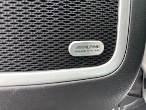 Used 2024 Jeep Compass Latitude w/ Sun and Sound Group image 15