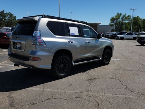 Used 2023 Lexus GX 460 Premium w/ Premium Package AWD/4WD image 10
