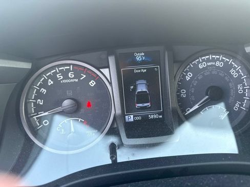 Certified 2023 Toyota Tacoma TRD Sport AWD/4WD image 9