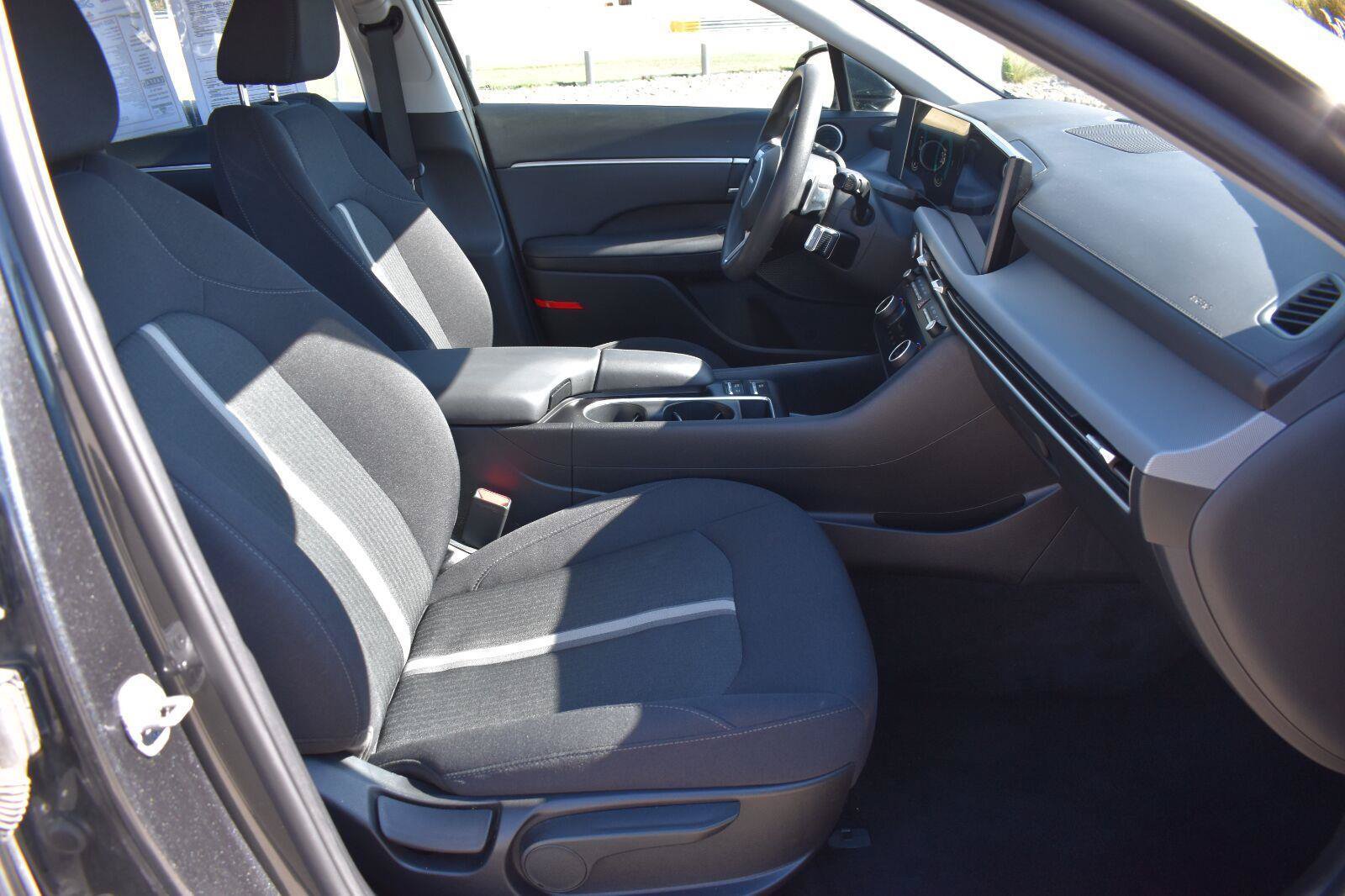 Used 2025 Hyundai Sonata SEL FWD image 15