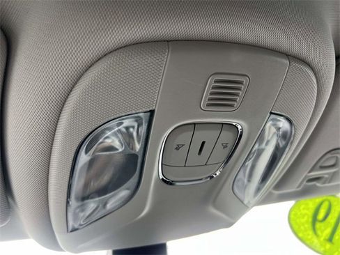 Used 2019 Jeep Compass Latitude image 33