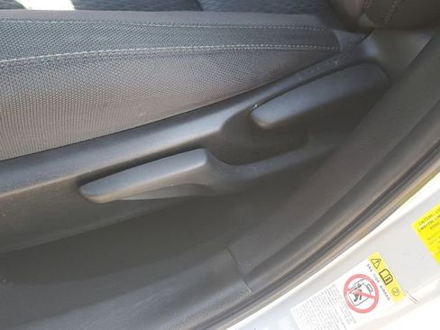 Used 2019 Toyota Corolla LE image 16