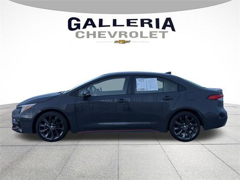 Used 2023 Toyota Corolla SE image 4
