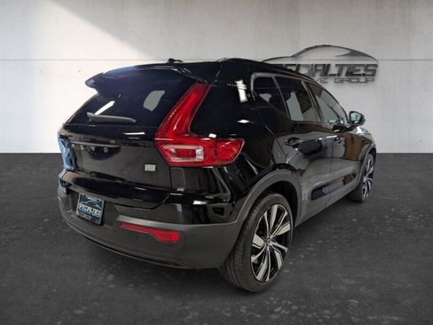 Used 2021 Volvo XC40 P8 Recharge w/ Advanced Package AWD/4WD image 10
