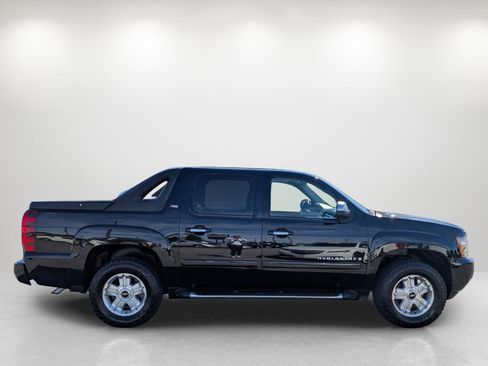 Used 2008 Chevrolet Avalanche LT w/ LT Preferred Equipment Group image 4