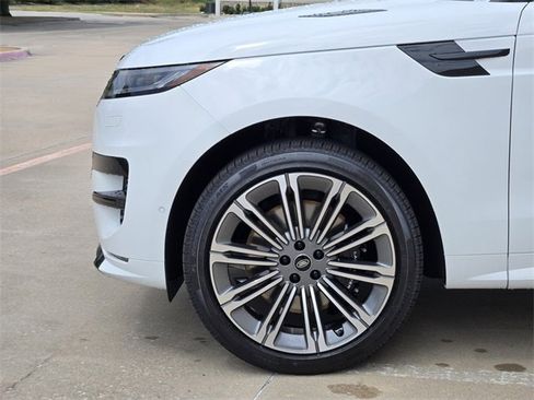 New 2025 Land Rover Range Rover Sport Dynamic SE image 6