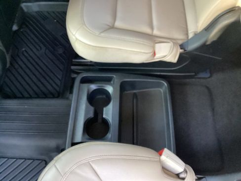 Used 2020 Ford Explorer XLT w/ Equipment Group 202A image 20