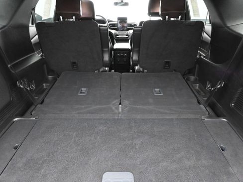 Used 2020 Ford Explorer Platinum w/ Premium Technology Package image 28