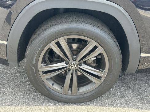 Used 2022 Volkswagen Atlas SEL R-Line AWD/4WD image 17