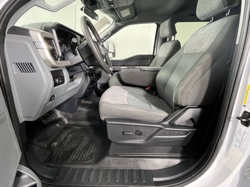Used 2024 Ford F350 XLT image 9