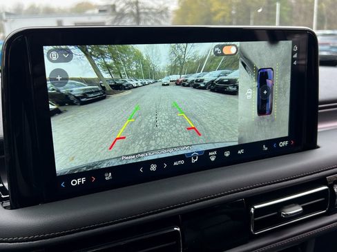 New 2026 Lincoln Aviator AWD w/ Jet Appearance Package image 17