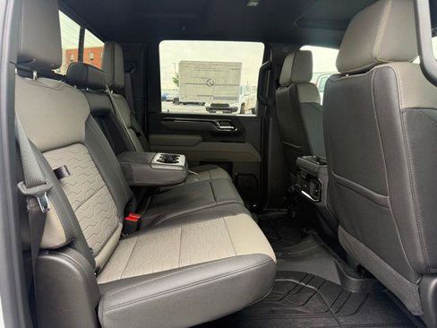 New 2026 Chevrolet Silverado 2500 ZR2 AWD/4WD image 4