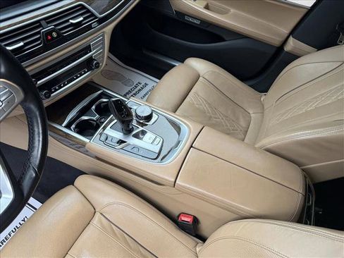 Used 2018 BMW 740e xDrive image 11