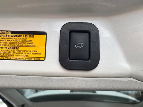 Used 2012 Toyota Sienna Limited w/ Premium Pkg image 30