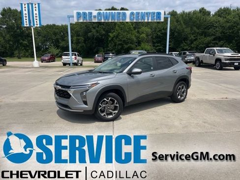 Used 2025 Chevrolet Trax LT w/ LT Convenience Package FWD image 1