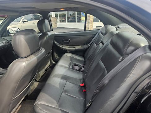 Used 2000 Oldsmobile Intrigue GL FWD image 10