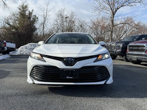 Used 2019 Toyota Camry LE image 14