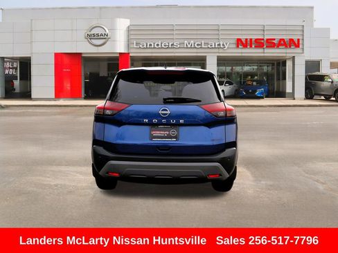 Used 2023 Nissan Rogue S image 5