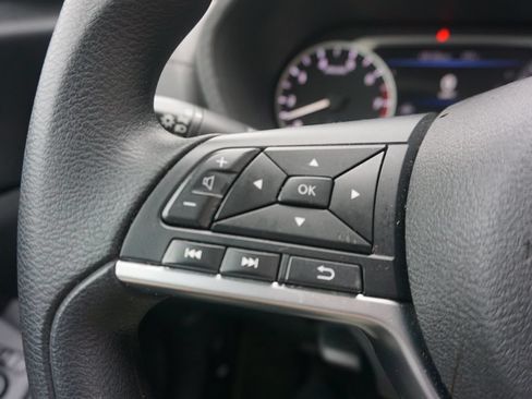 Used 2025 Nissan Sentra SV w/ Trunk Package FWD image 8