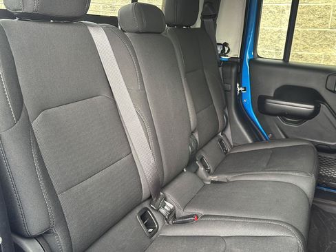 Used 2021 Jeep Gladiator Sport AWD/4WD image 26