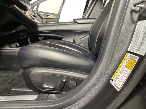 Used 2017 Lincoln MKZ Premiere image 11