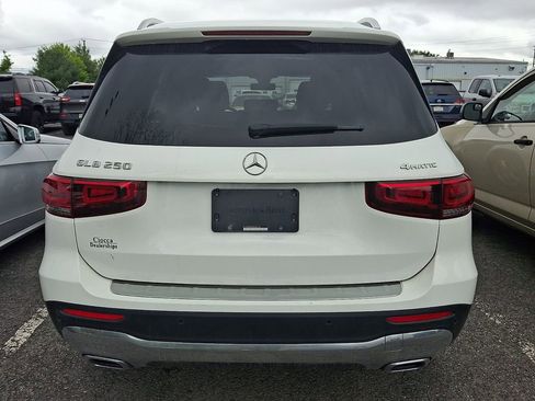 Used 2023 Mercedes-Benz GLB 250 4MATIC image 5