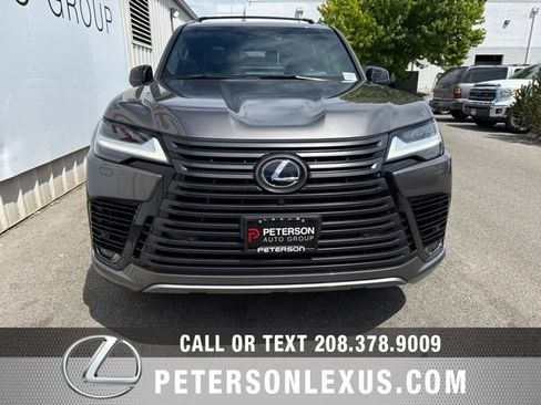Used 2023 Lexus LX 600 4WD w/ Appearance Package image 9