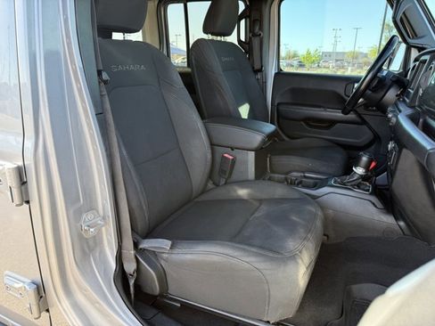 Used 2020 Jeep Wrangler Unlimited Sahara AWD/4WD image 13